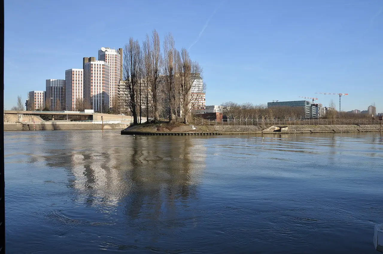 Vue de Boulogne Billancourt, ambiance locale et CBD