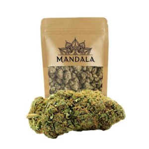 Karma outdoor 50g cbd Mandala, fleur vert olive aux pistils orangés, variété Karma en sachet de 50 g