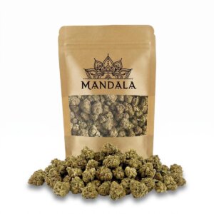 Mini buds compactos de Coco CBD con tonos verde bosque y matices tostados, flores densas de la marca Mandala
