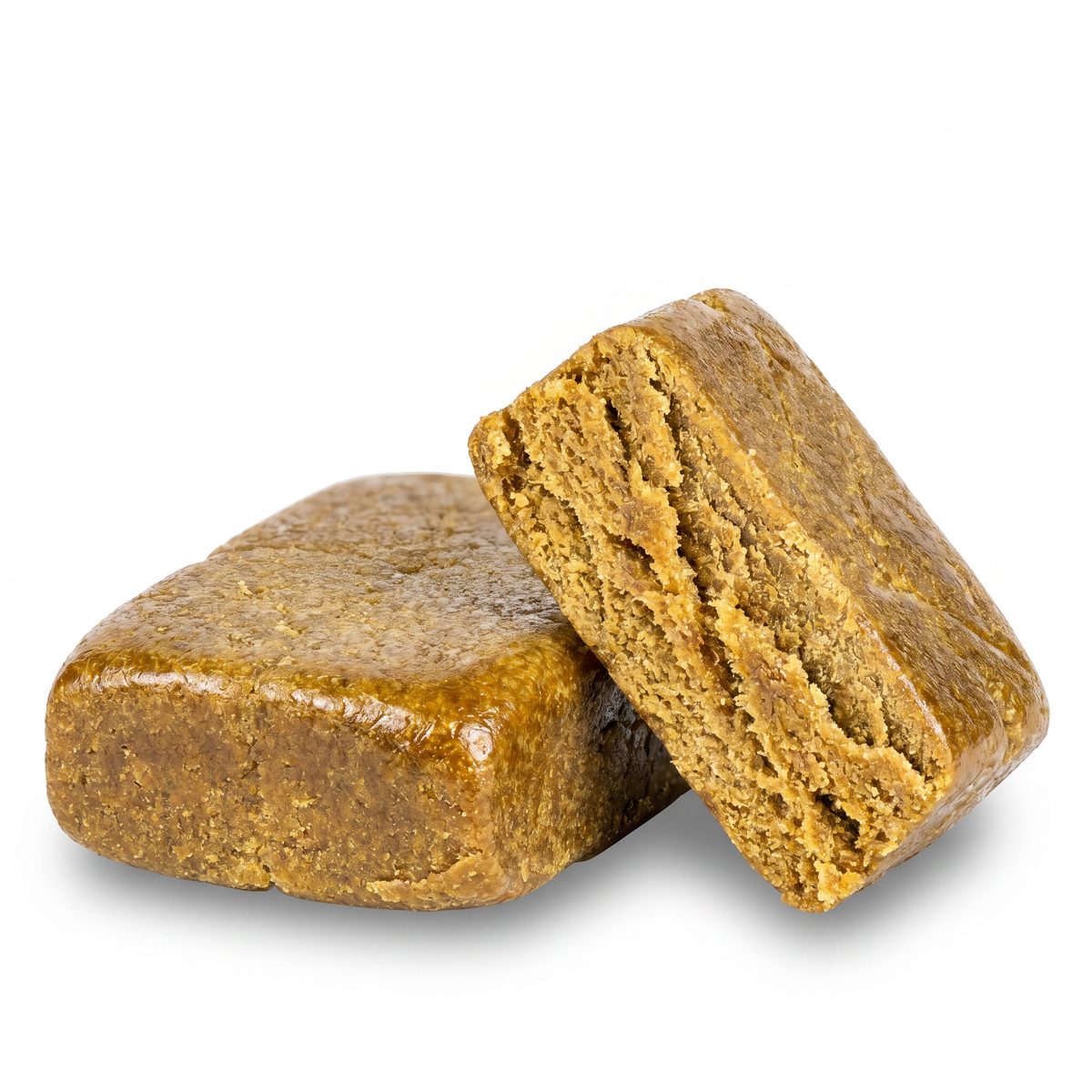 Frozen Sift Hash CBD de Promonatura, resina compacta color caramelo oscuro con acabado premium y textura homogénea de tamizado artesanal en frío