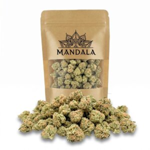 Peach CBD mini buds Mandala 10g de tonos verdes cálidos y matices anaranjados con tricomas visibles
